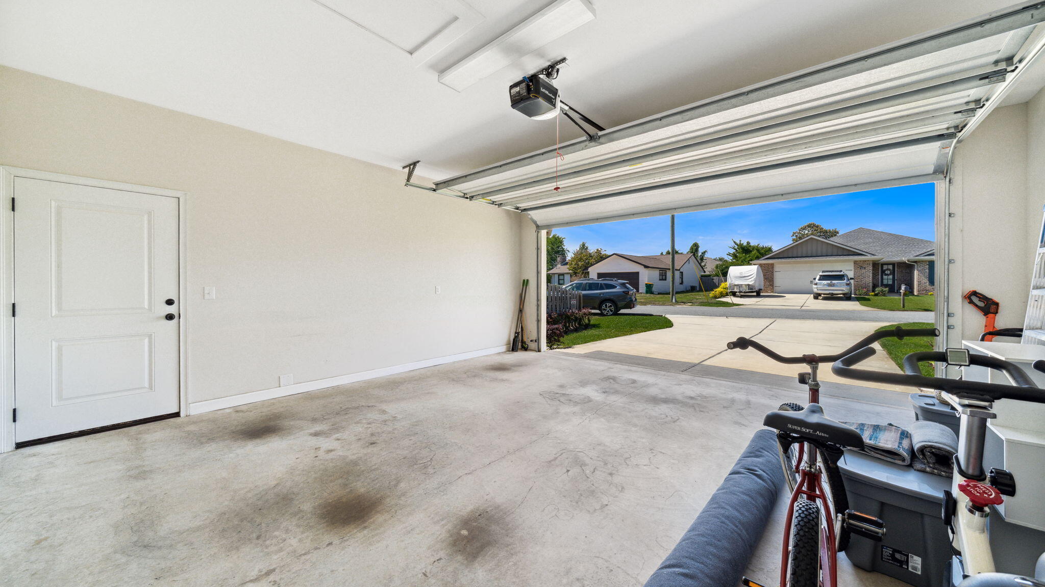 880 Lowery Drive