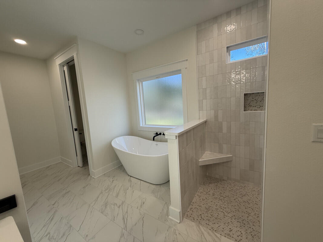 1912 Hidden Springs Drive