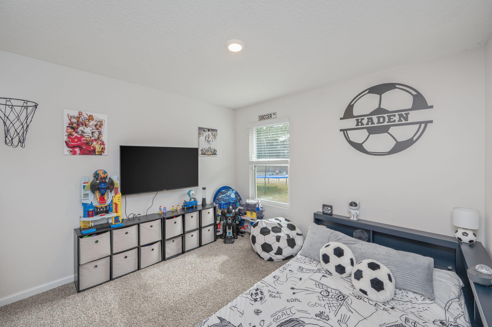5370 Wyndell Circle