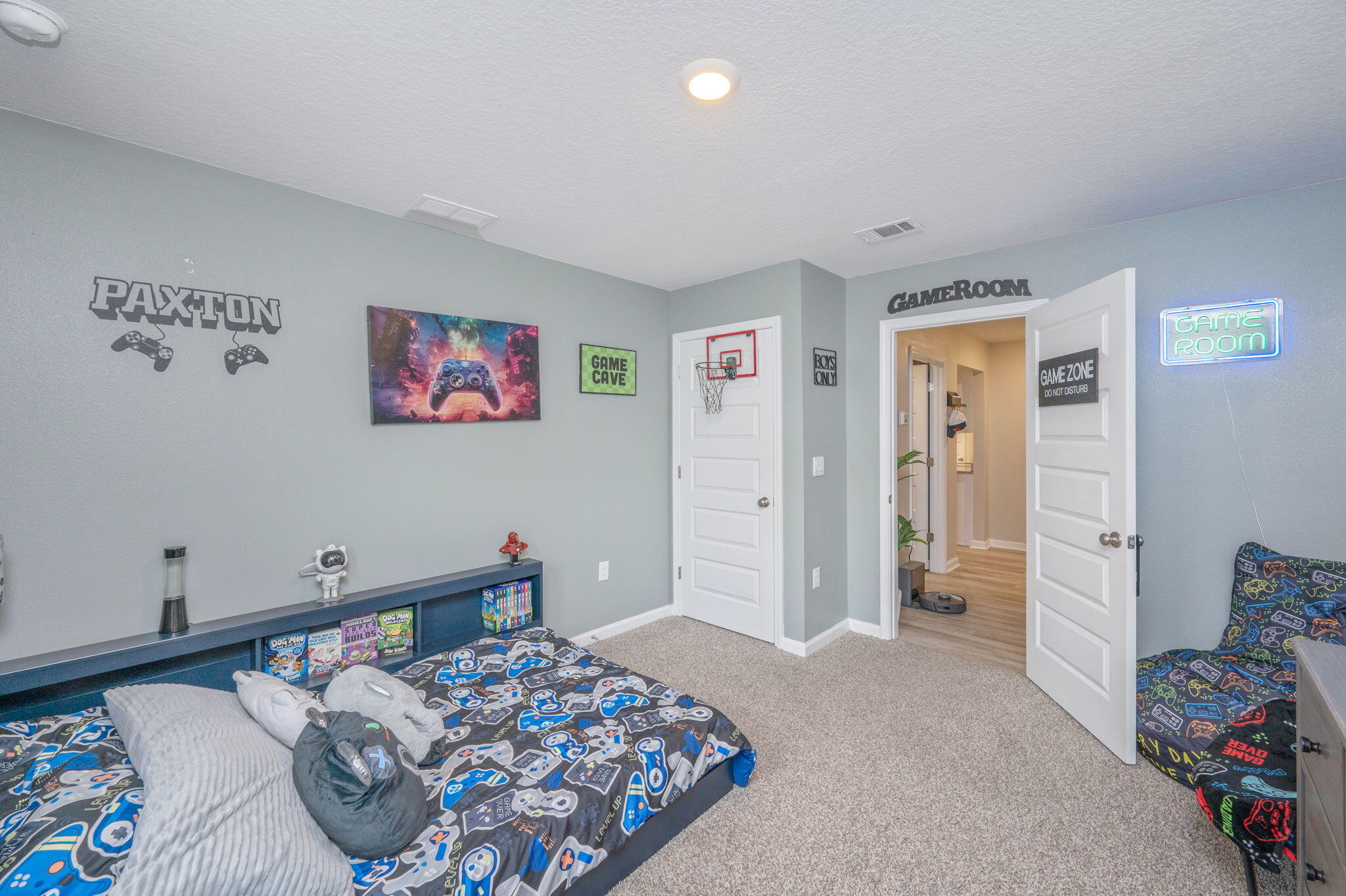 5370 Wyndell Circle