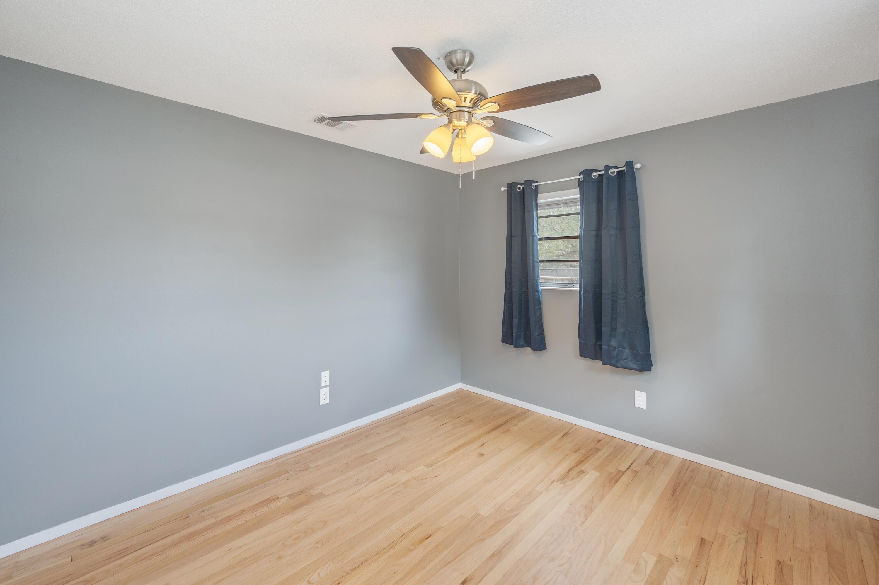 216 NW Chateaugay Street