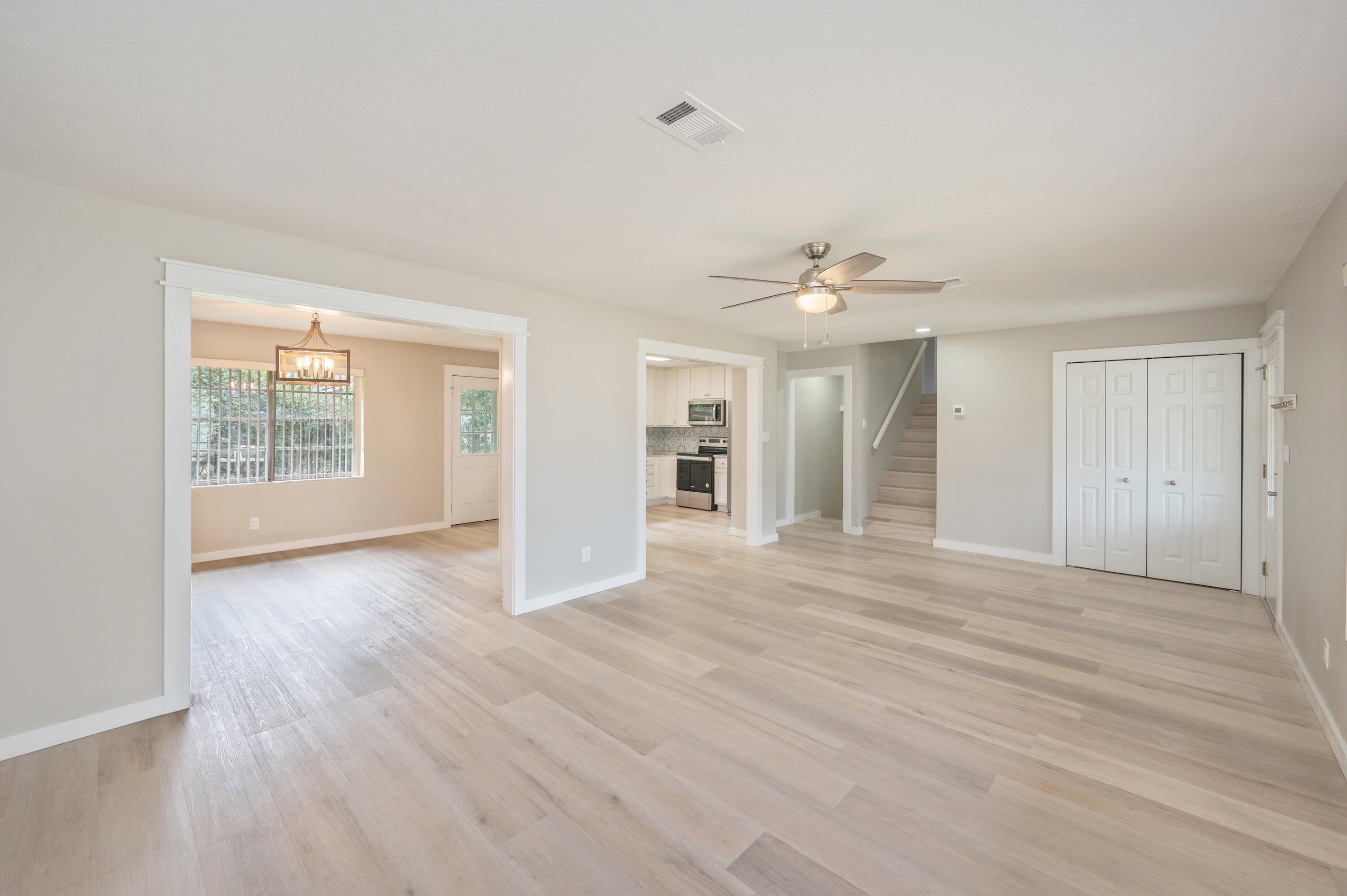 216 NW Chateaugay Street