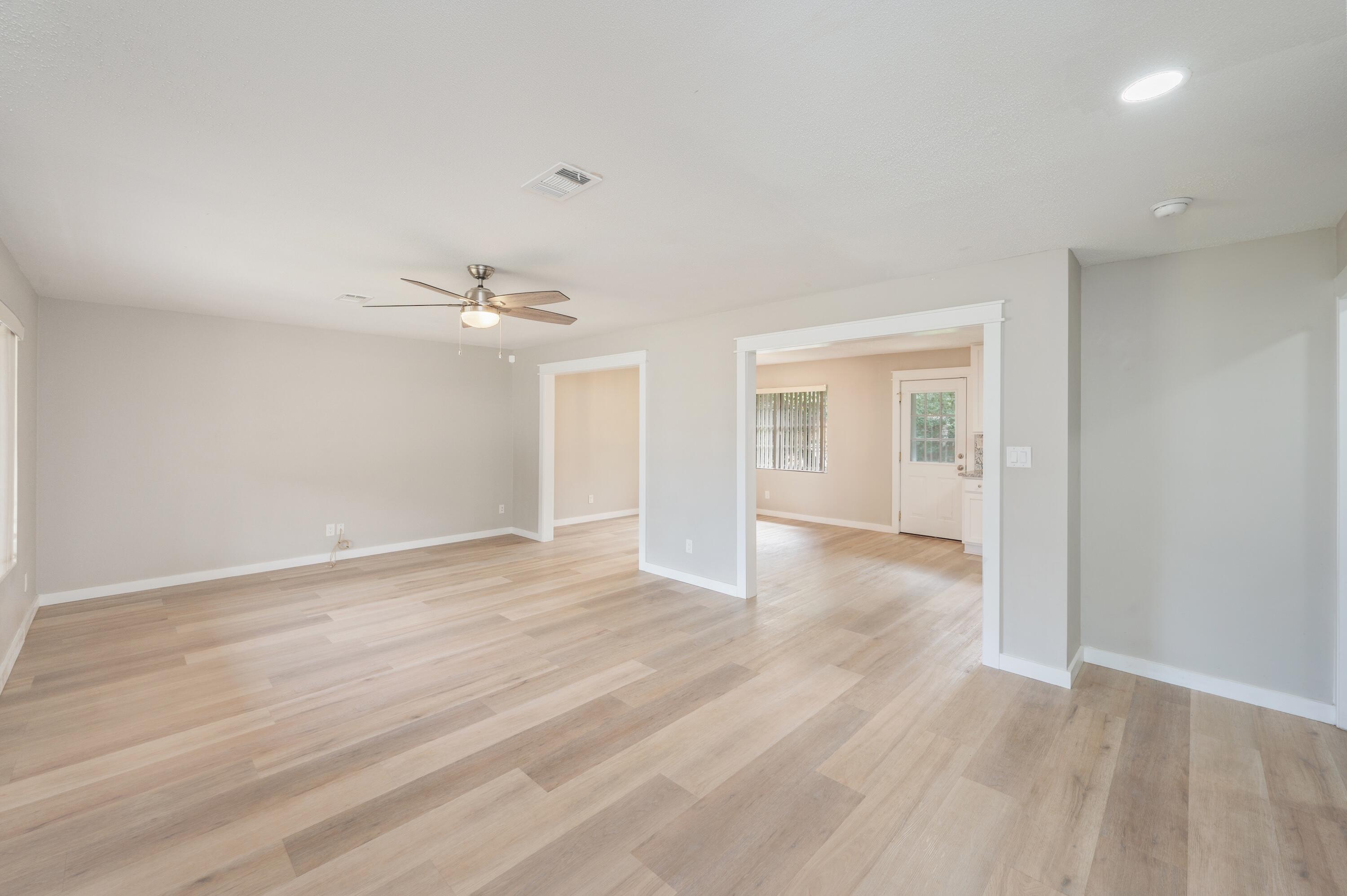 216 NW Chateaugay Street