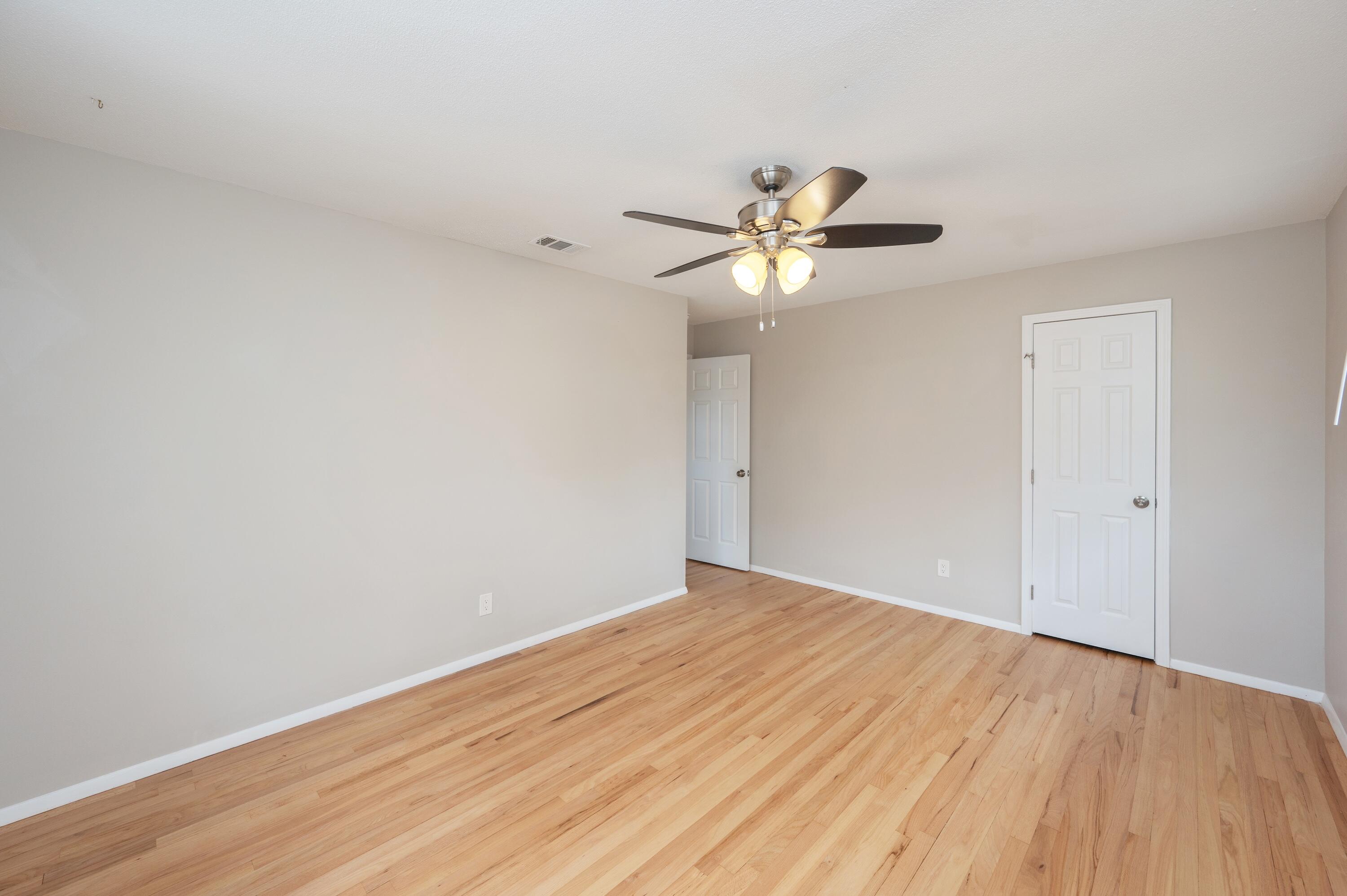 216 NW Chateaugay Street