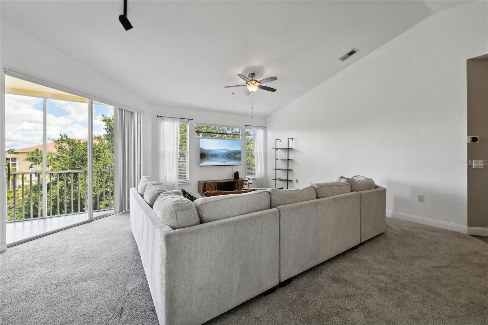 1150 LAKE SHADOW CIR #3307