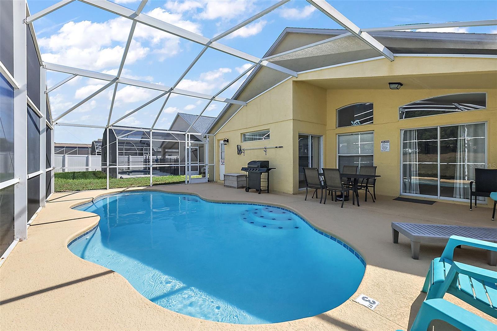 325 AYLESBURY LN