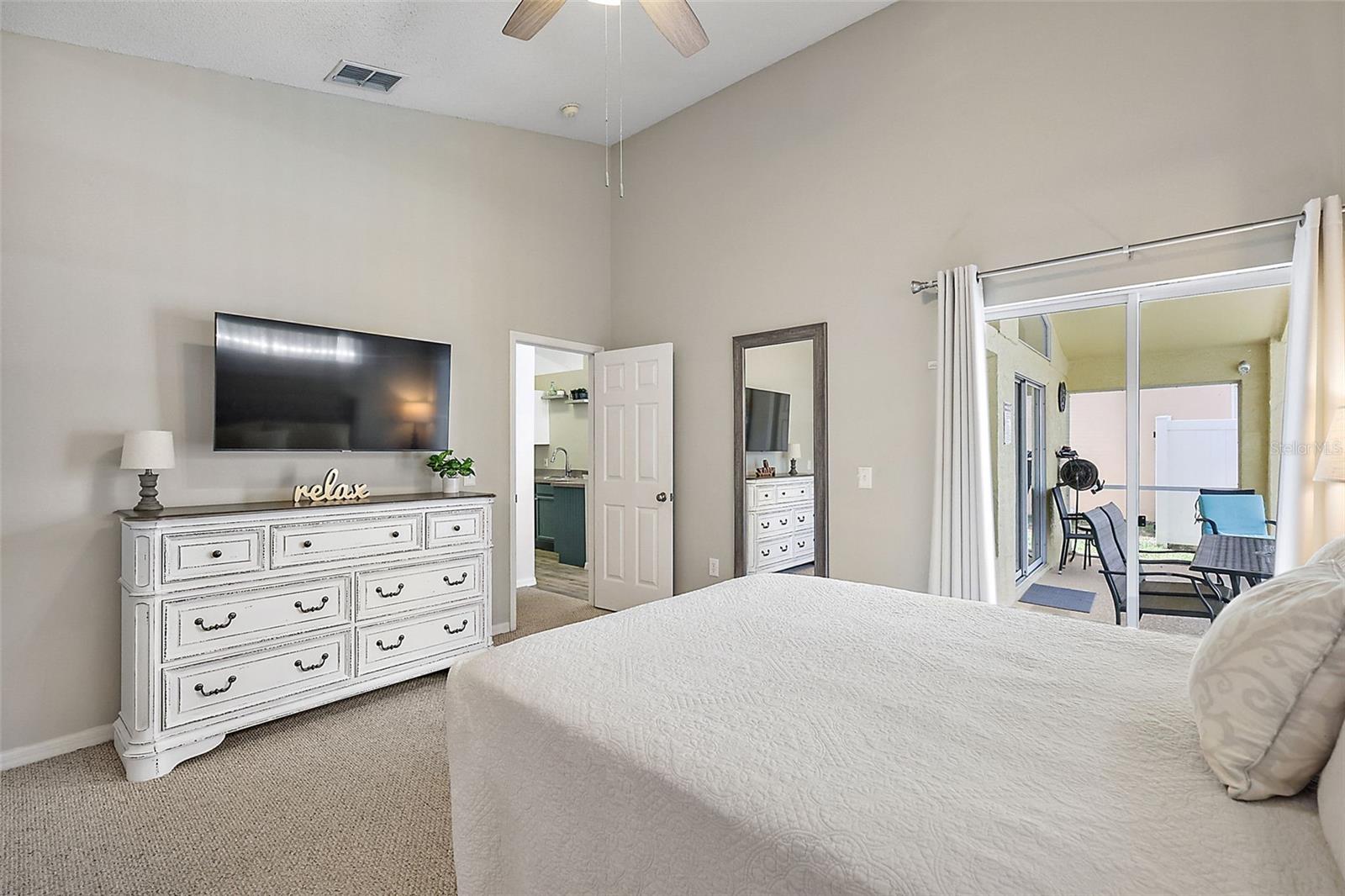325 AYLESBURY LN