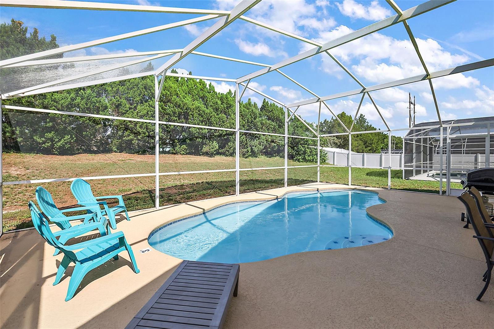325 AYLESBURY LN