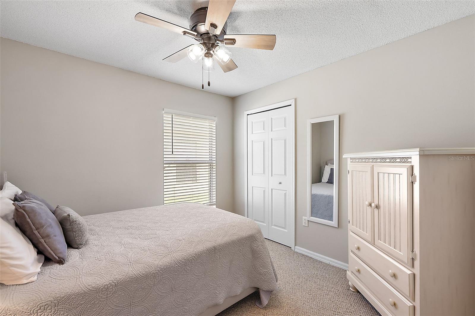 325 AYLESBURY LN