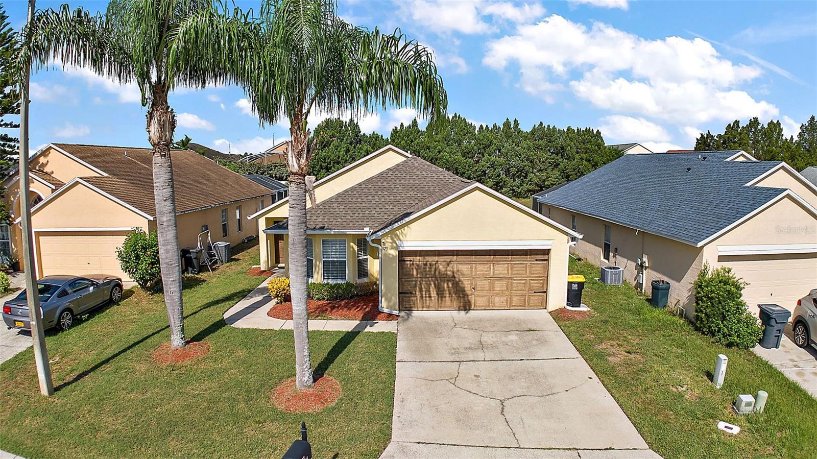 325 AYLESBURY LN