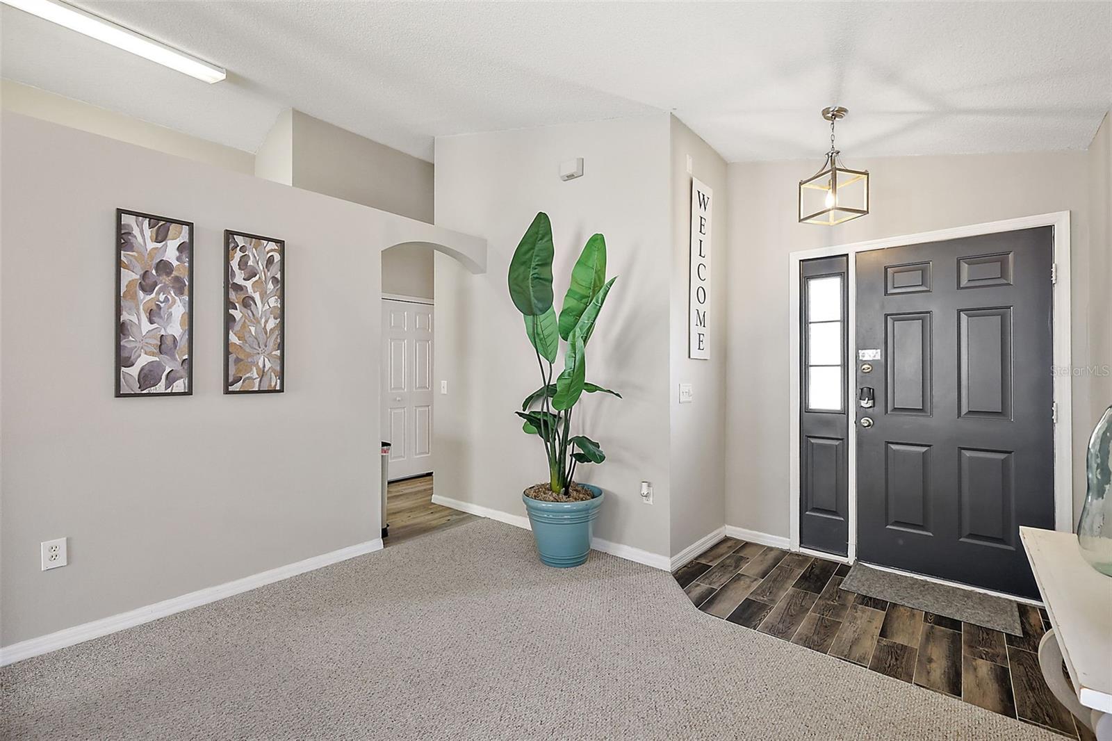 325 AYLESBURY LN