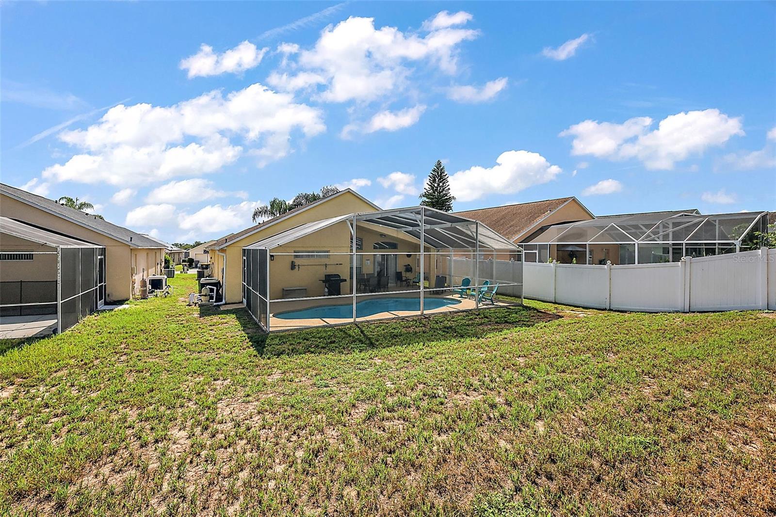 325 AYLESBURY LN