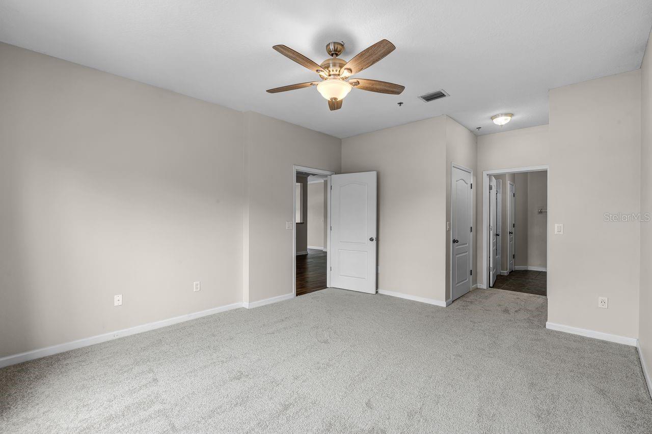 4881 CYPRESS WOODS DR #3203