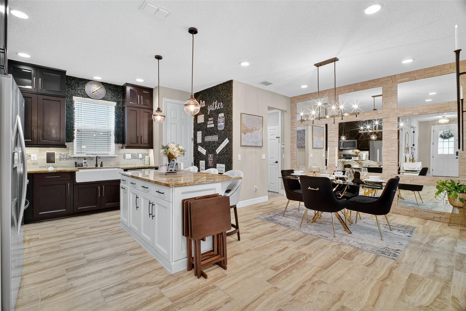 1105 EAGLE RUN WAY