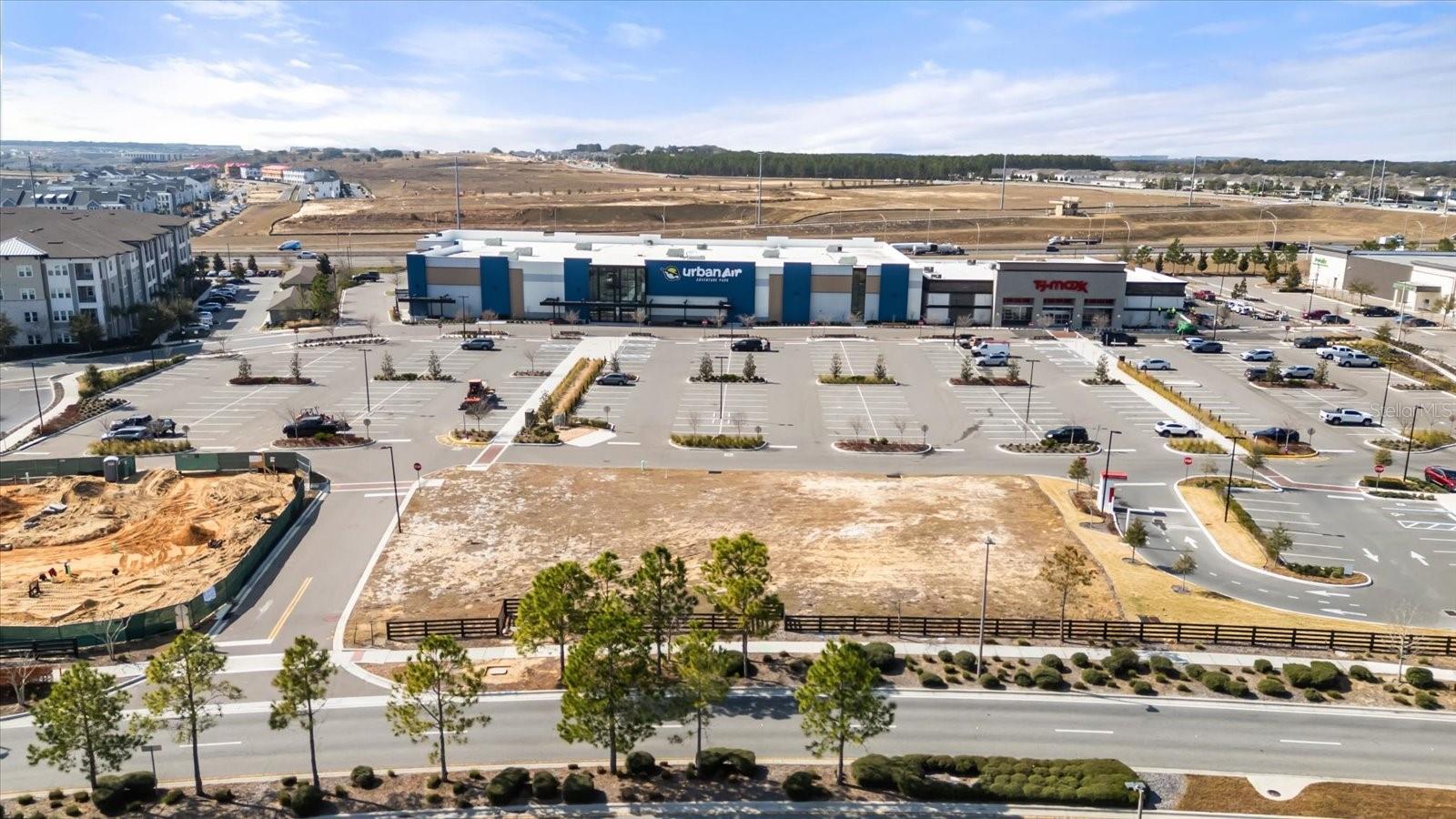 5758 HAMLIN GROVES TRL