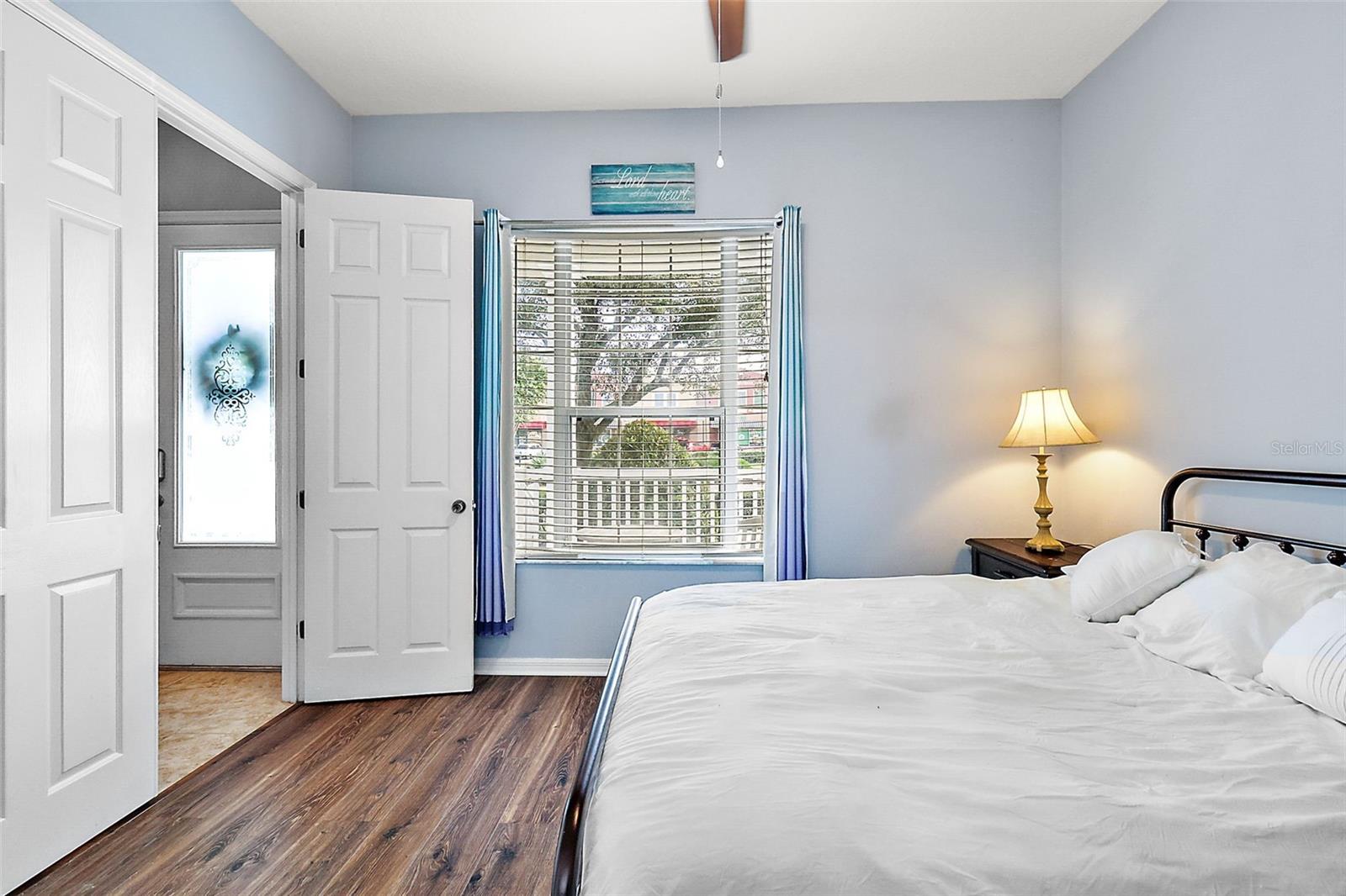412 BLUE BAYOU LN