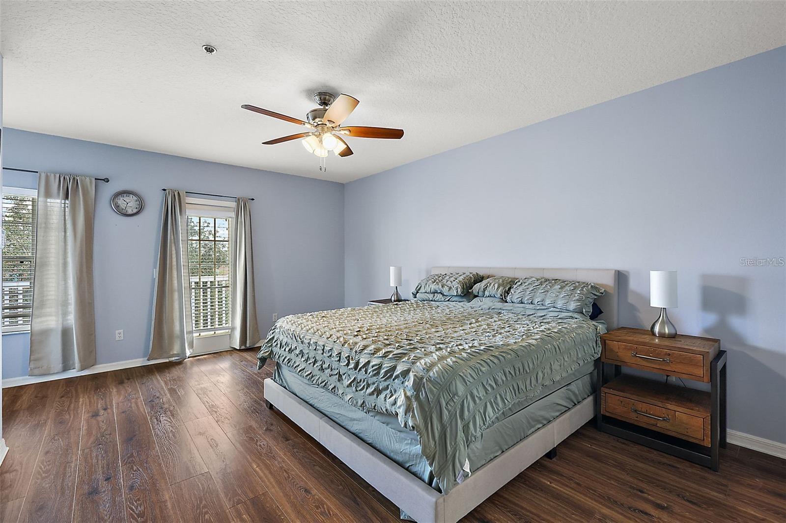 412 BLUE BAYOU LN