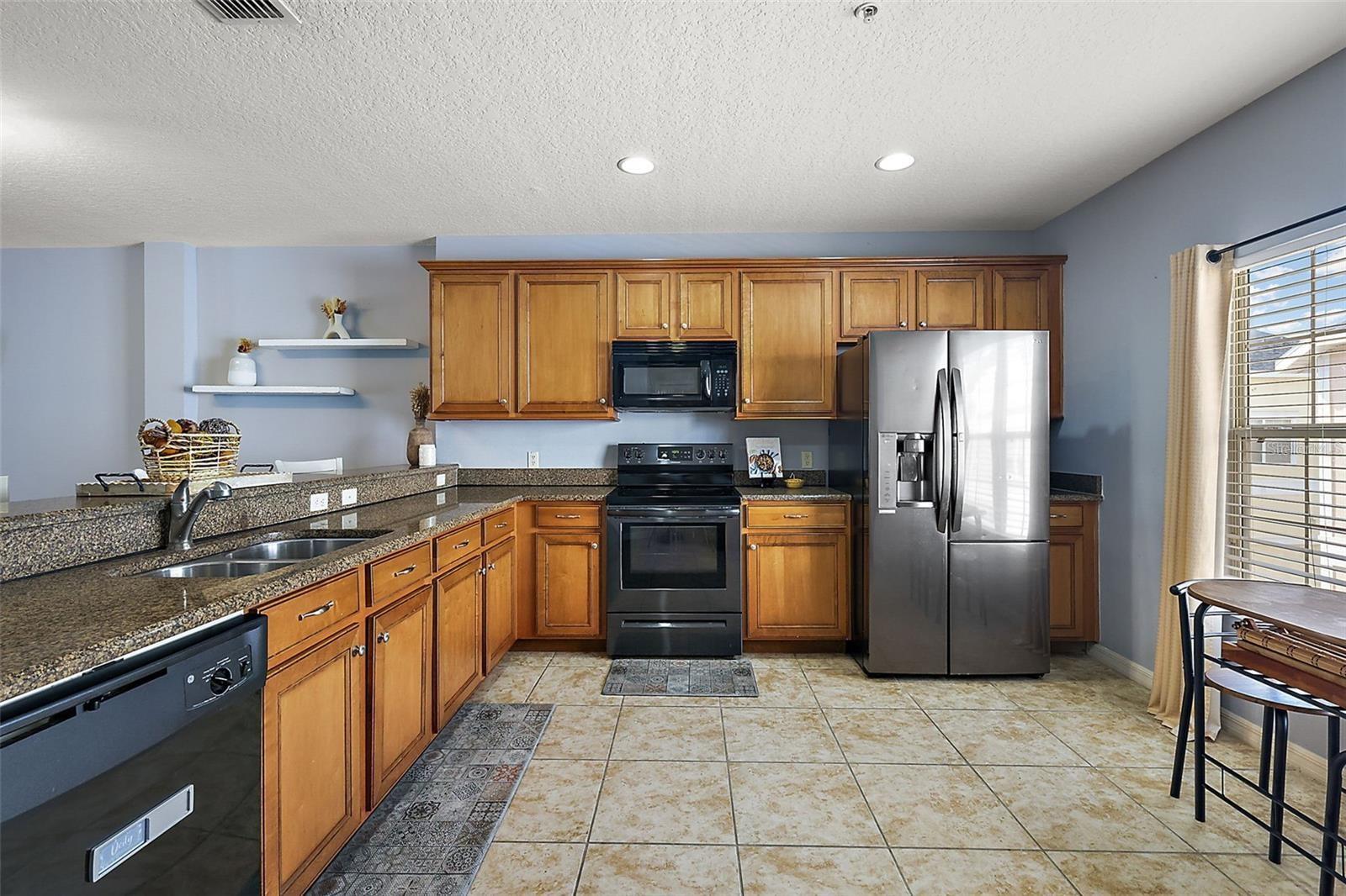 412 BLUE BAYOU LN