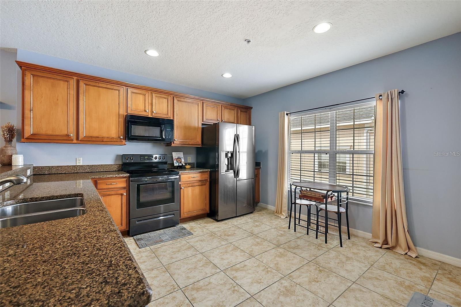 412 BLUE BAYOU LN