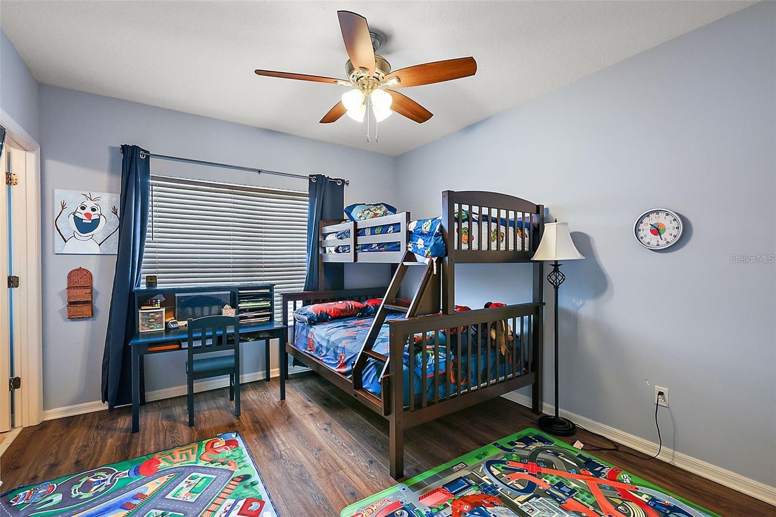 412 BLUE BAYOU LN