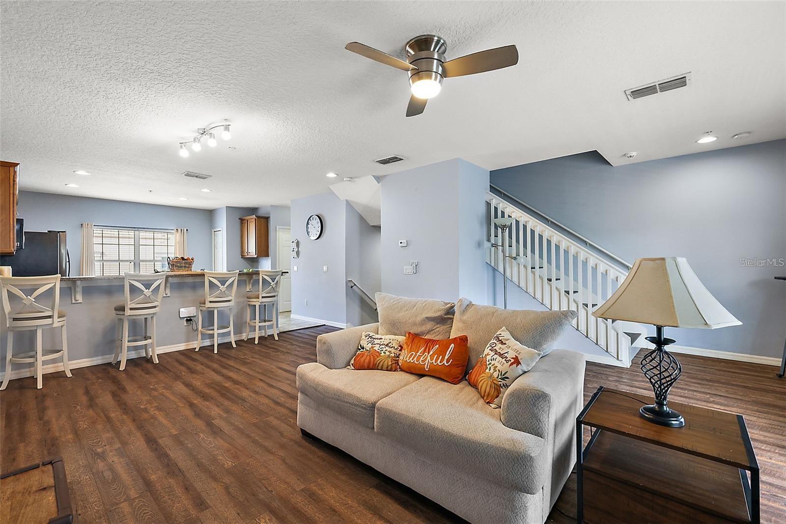 412 BLUE BAYOU LN