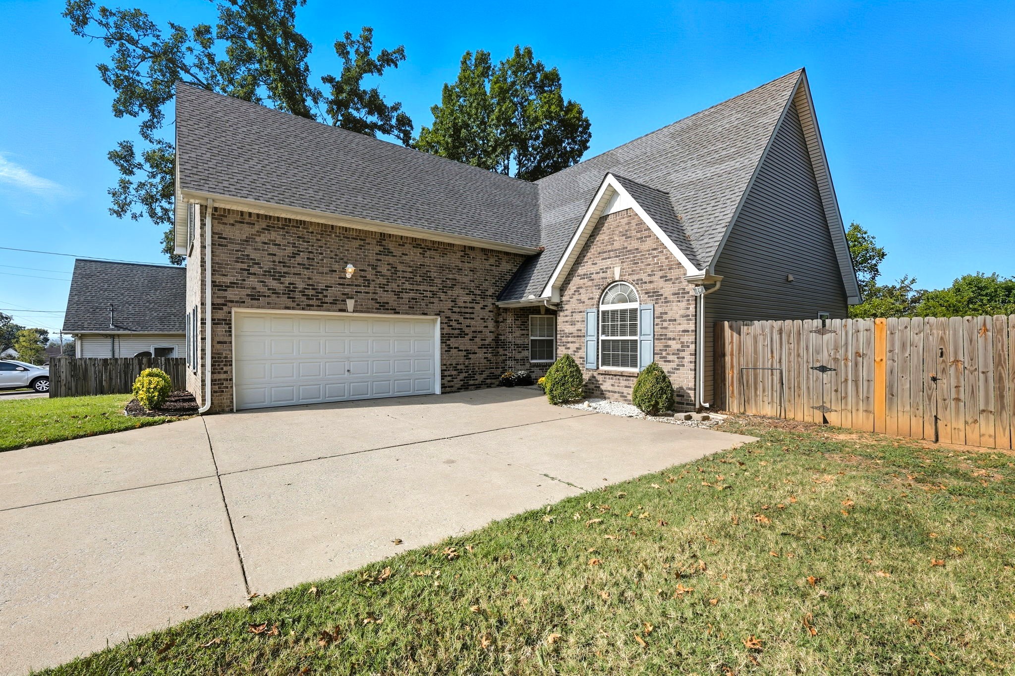 2031 Summit Ln