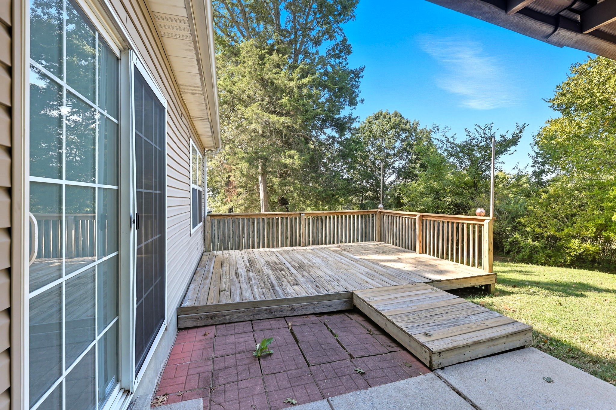 2031 Summit Ln