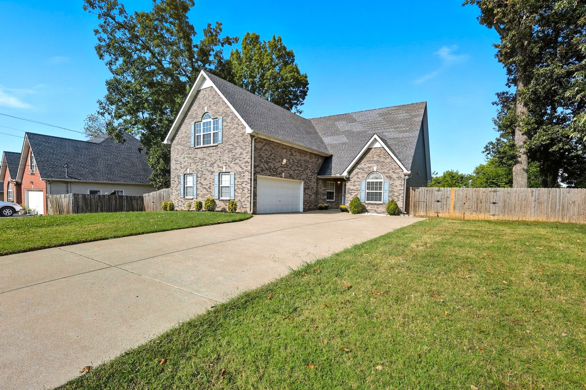 2031 Summit Ln