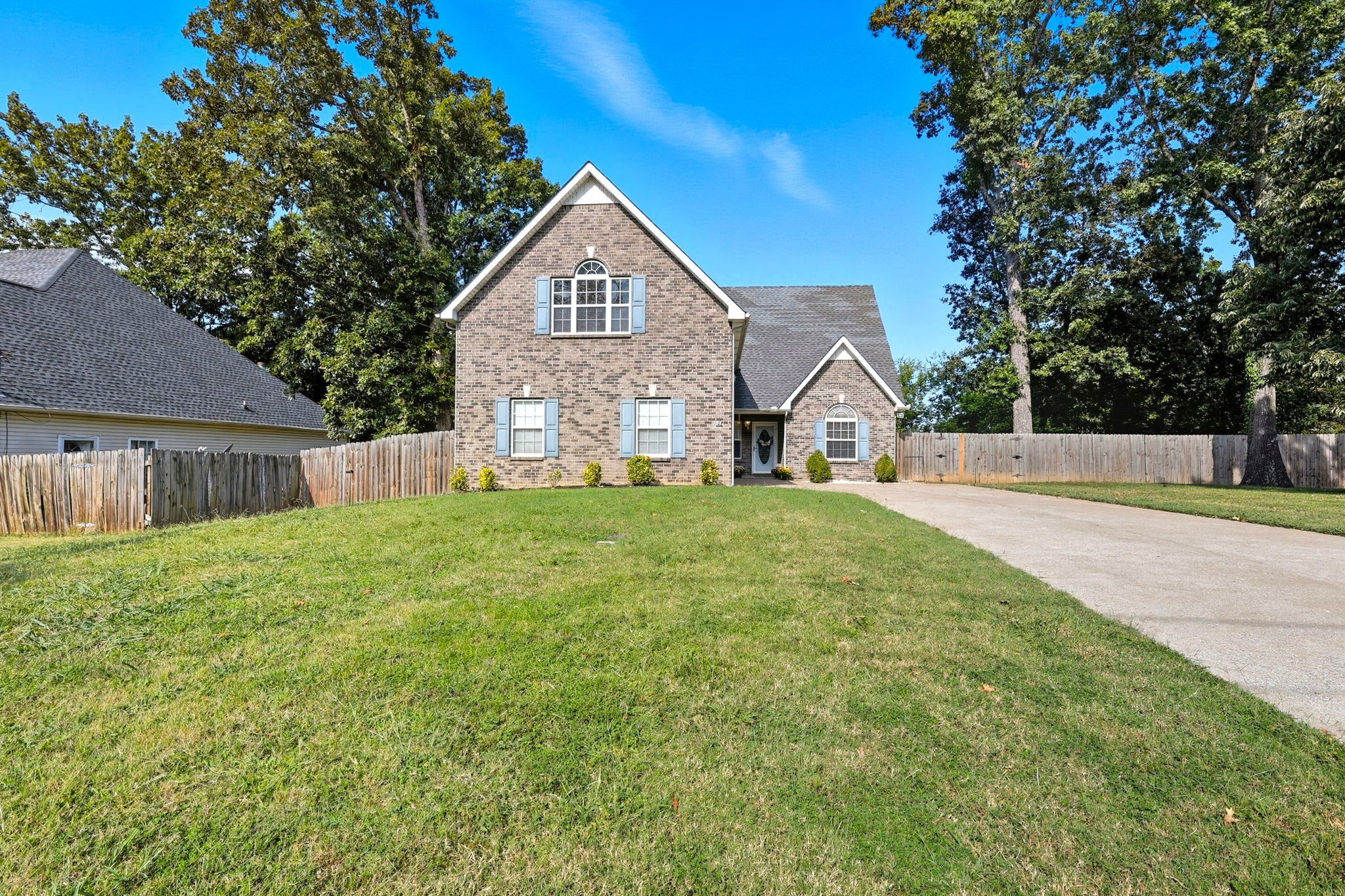 2031 Summit Ln