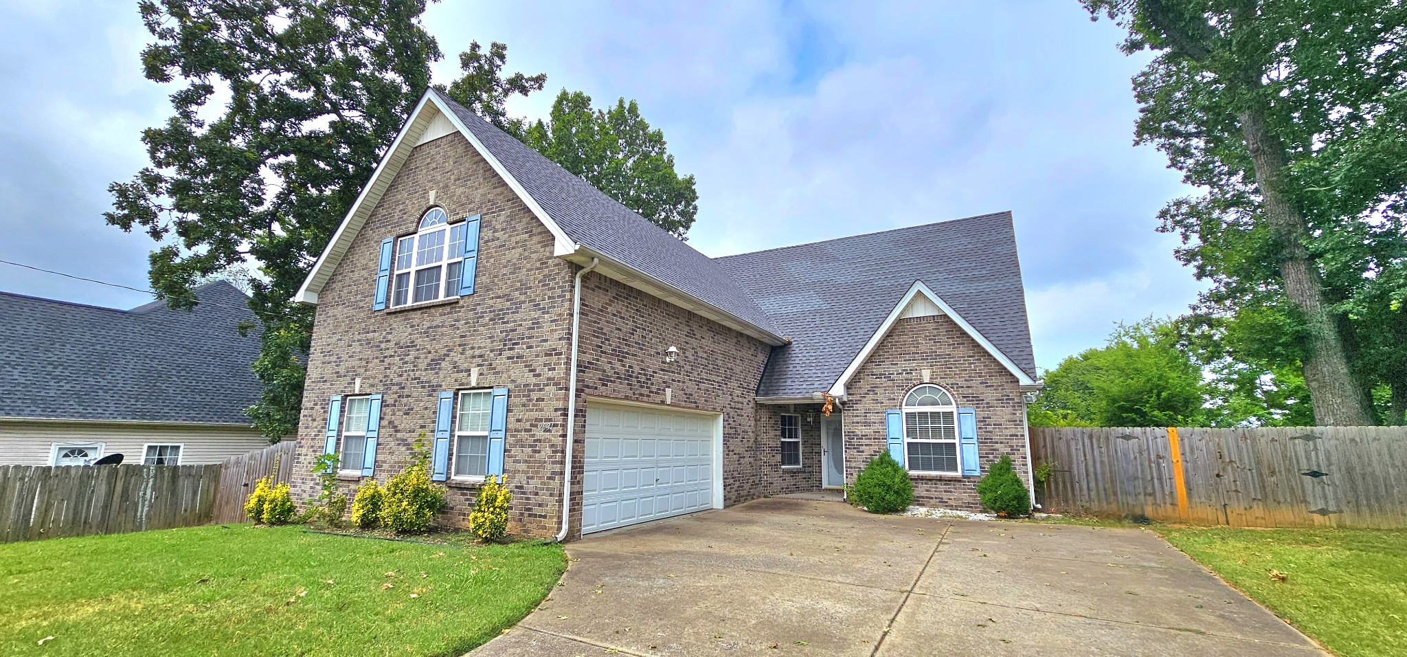 2031 Summit Ln