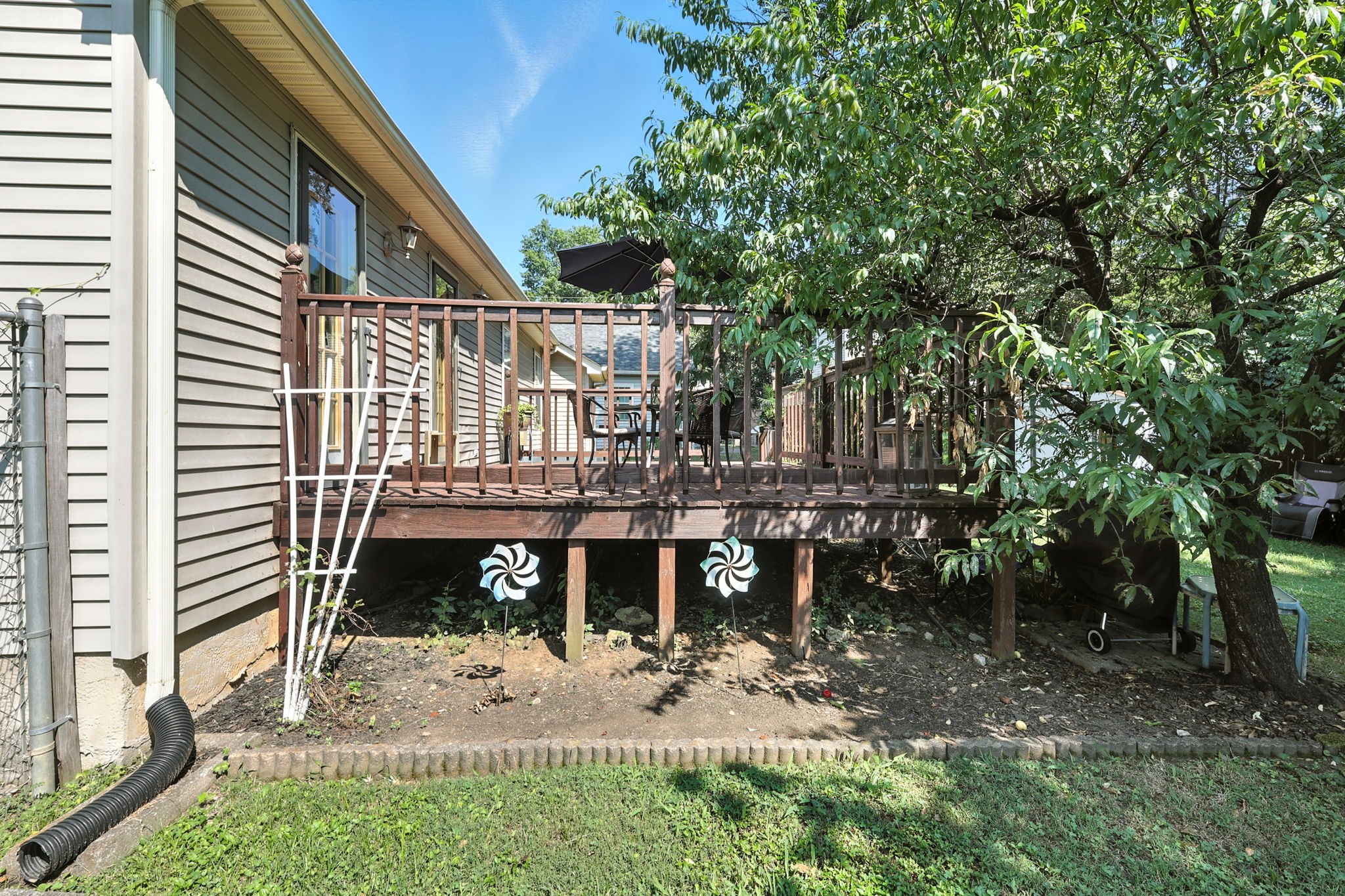 1121 Jacksons Valley Rd