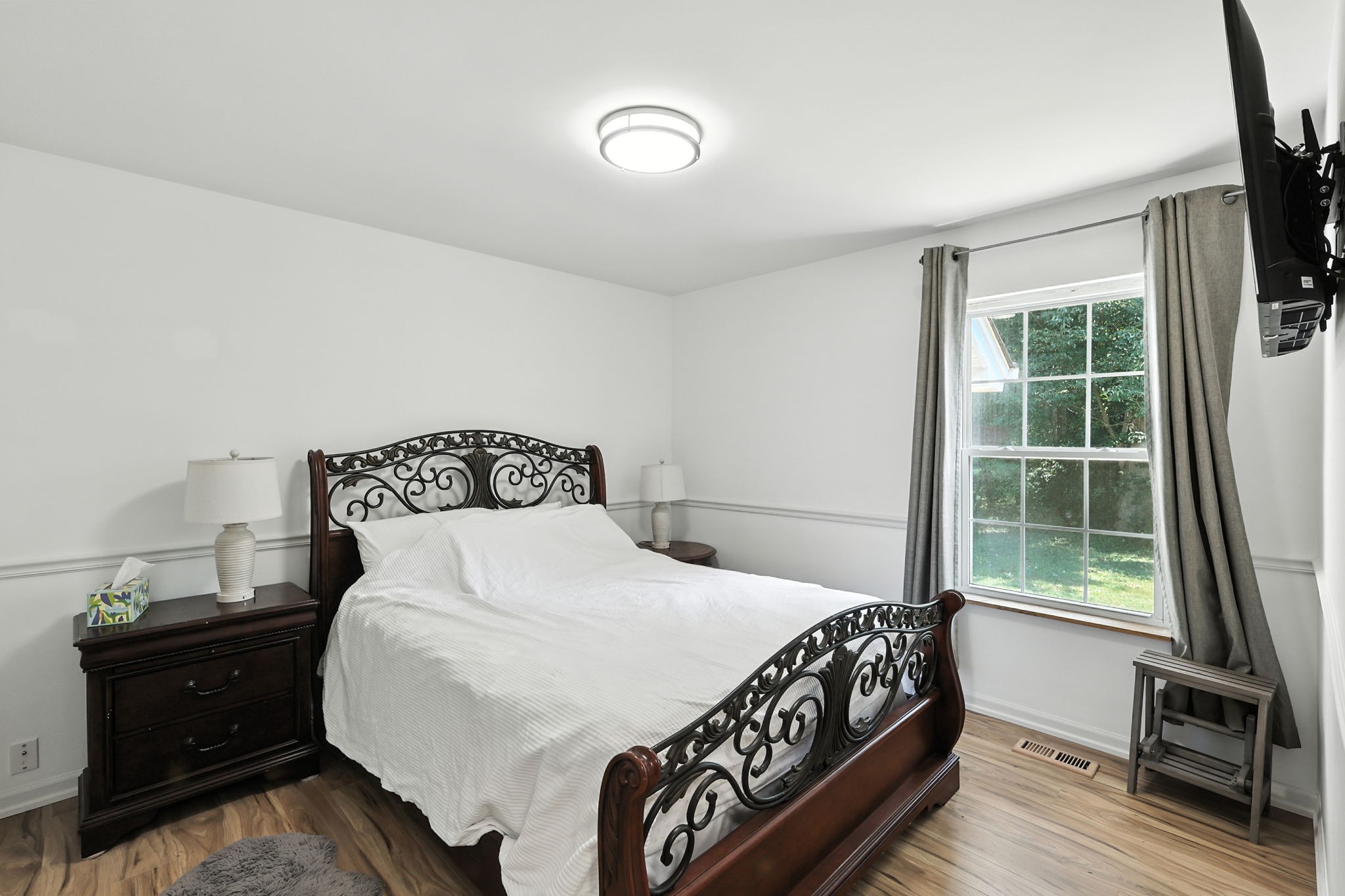 1121 Jacksons Valley Rd