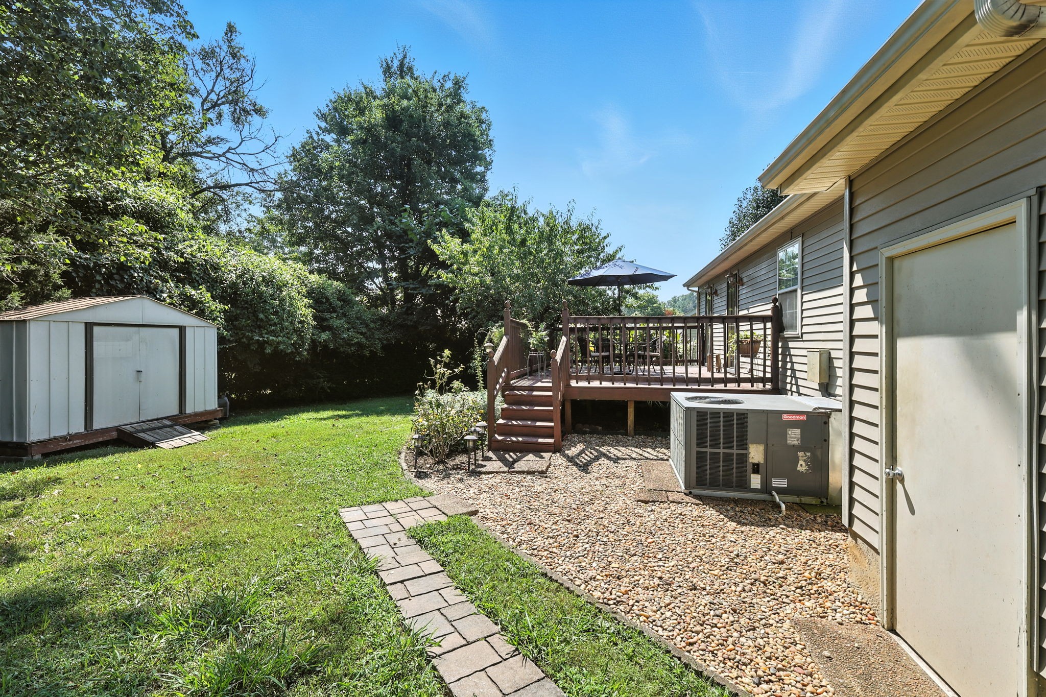 1121 Jacksons Valley Rd