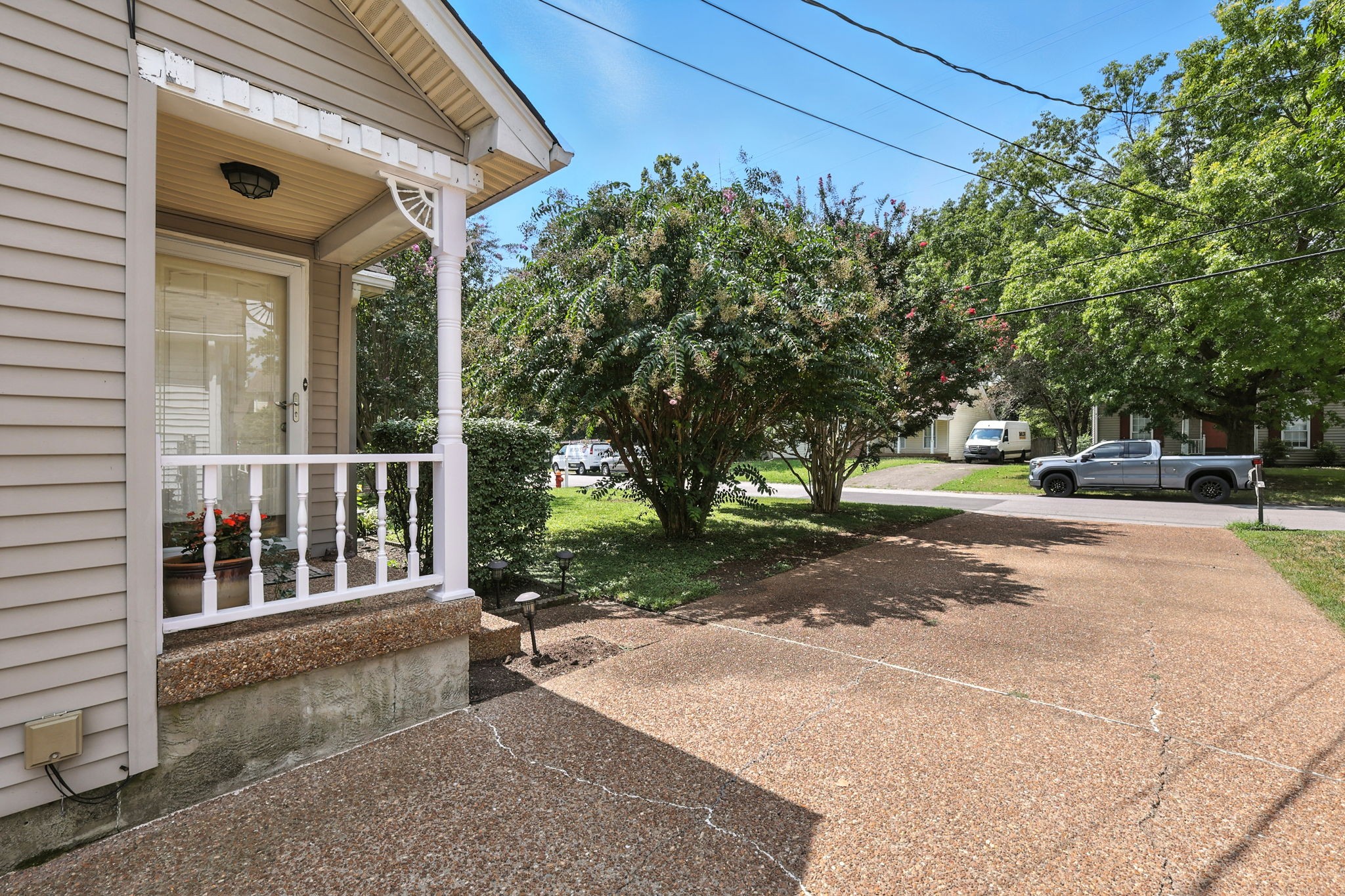 1121 Jacksons Valley Rd