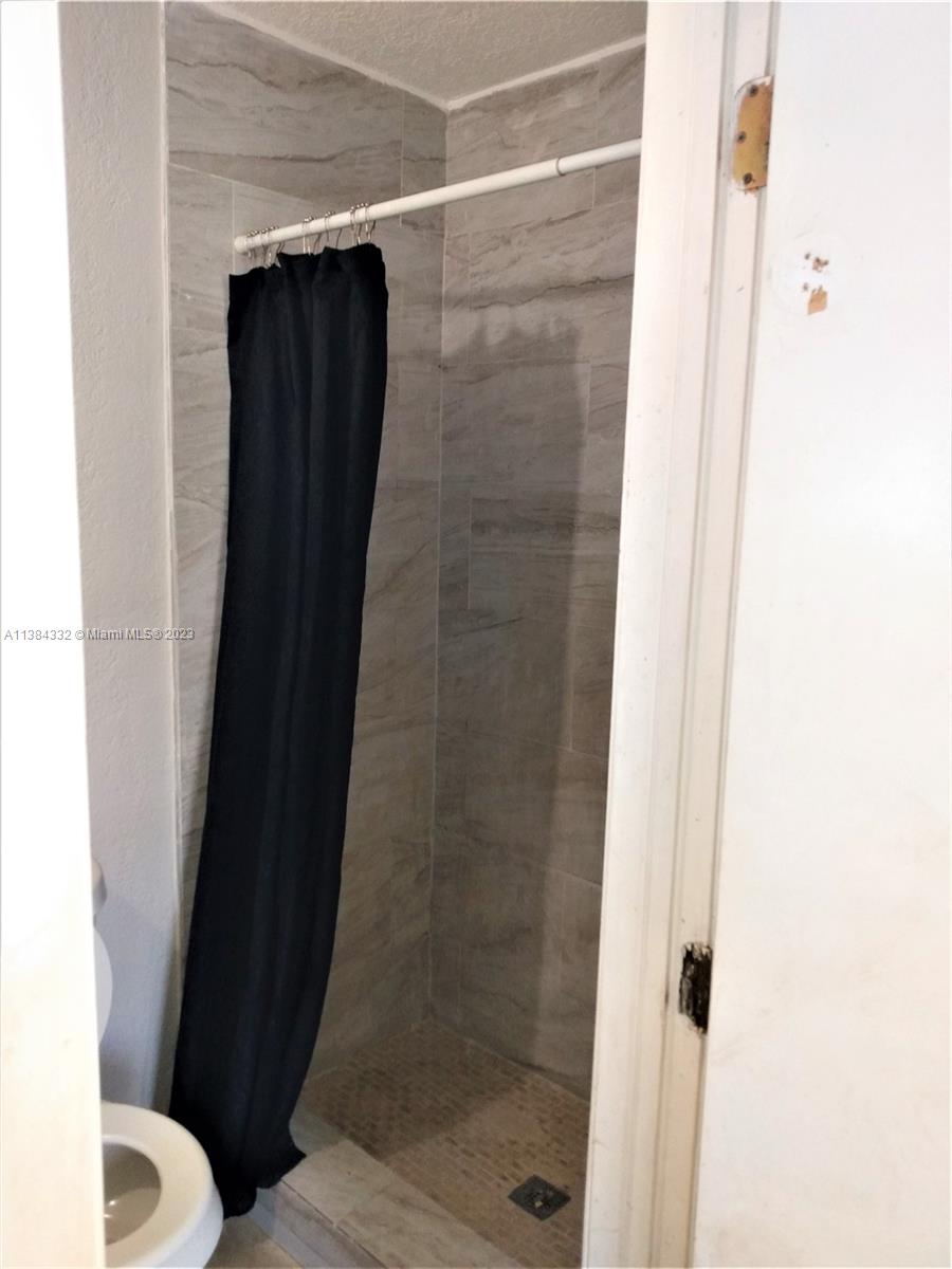 980 NW 109th St Rear Unit: B-Rear