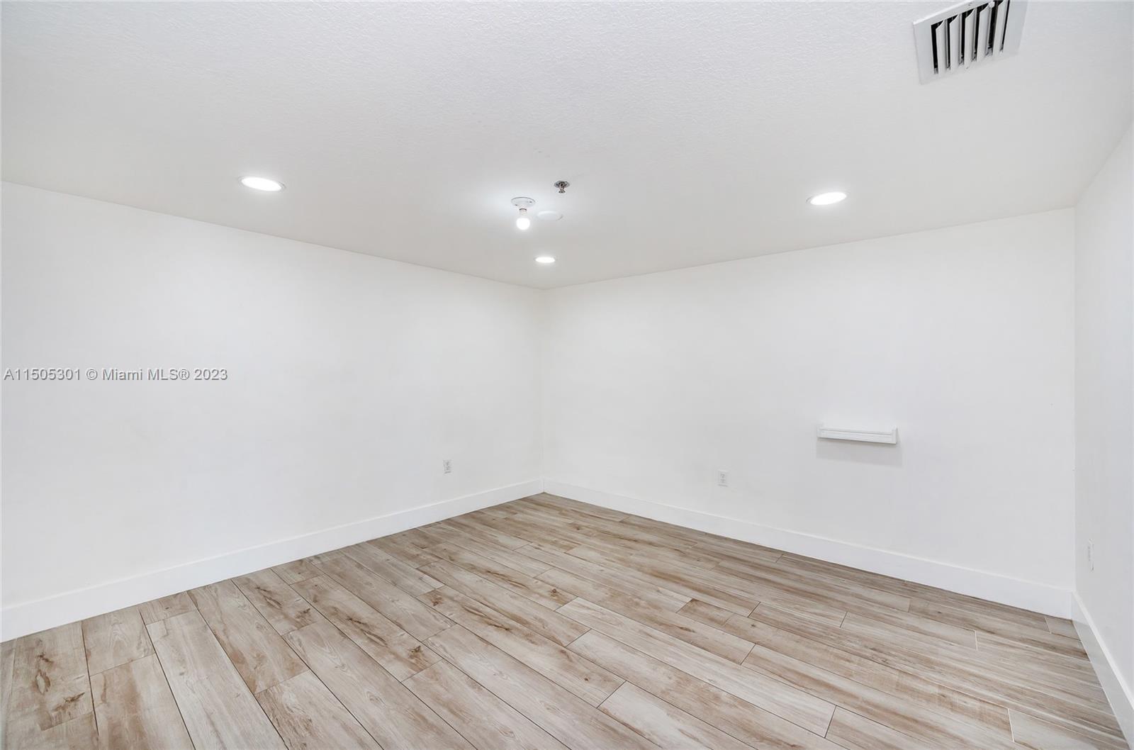 1650 Coral Way # 804