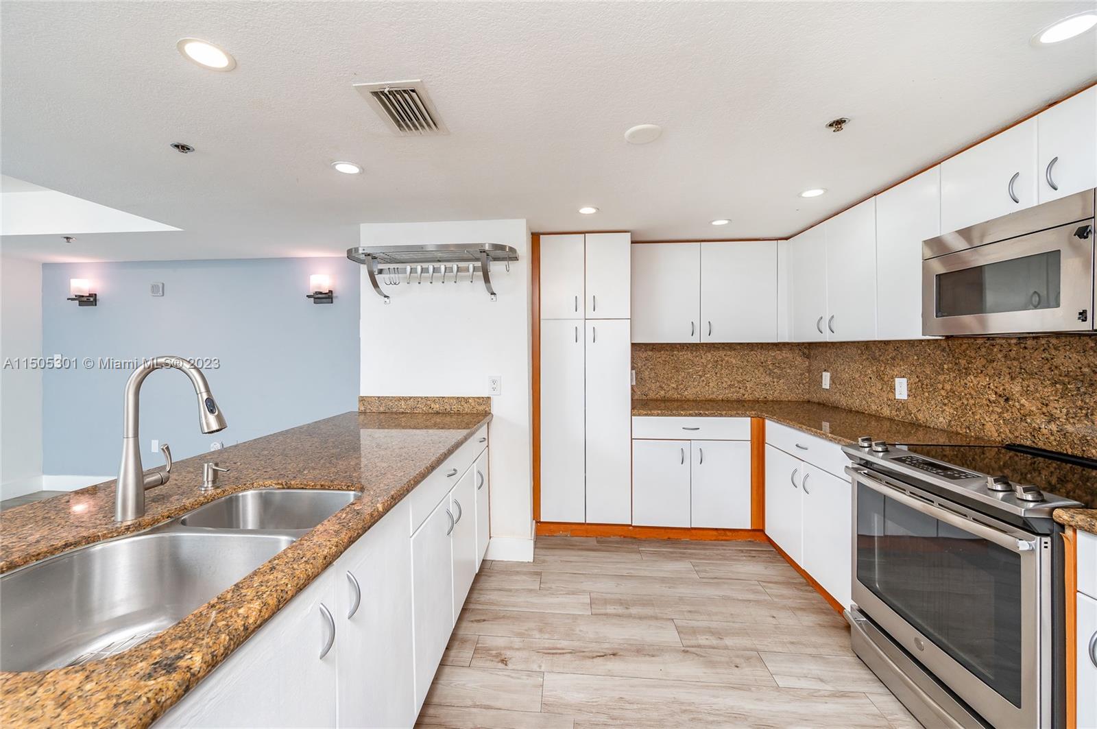 1650 Coral Way # 804