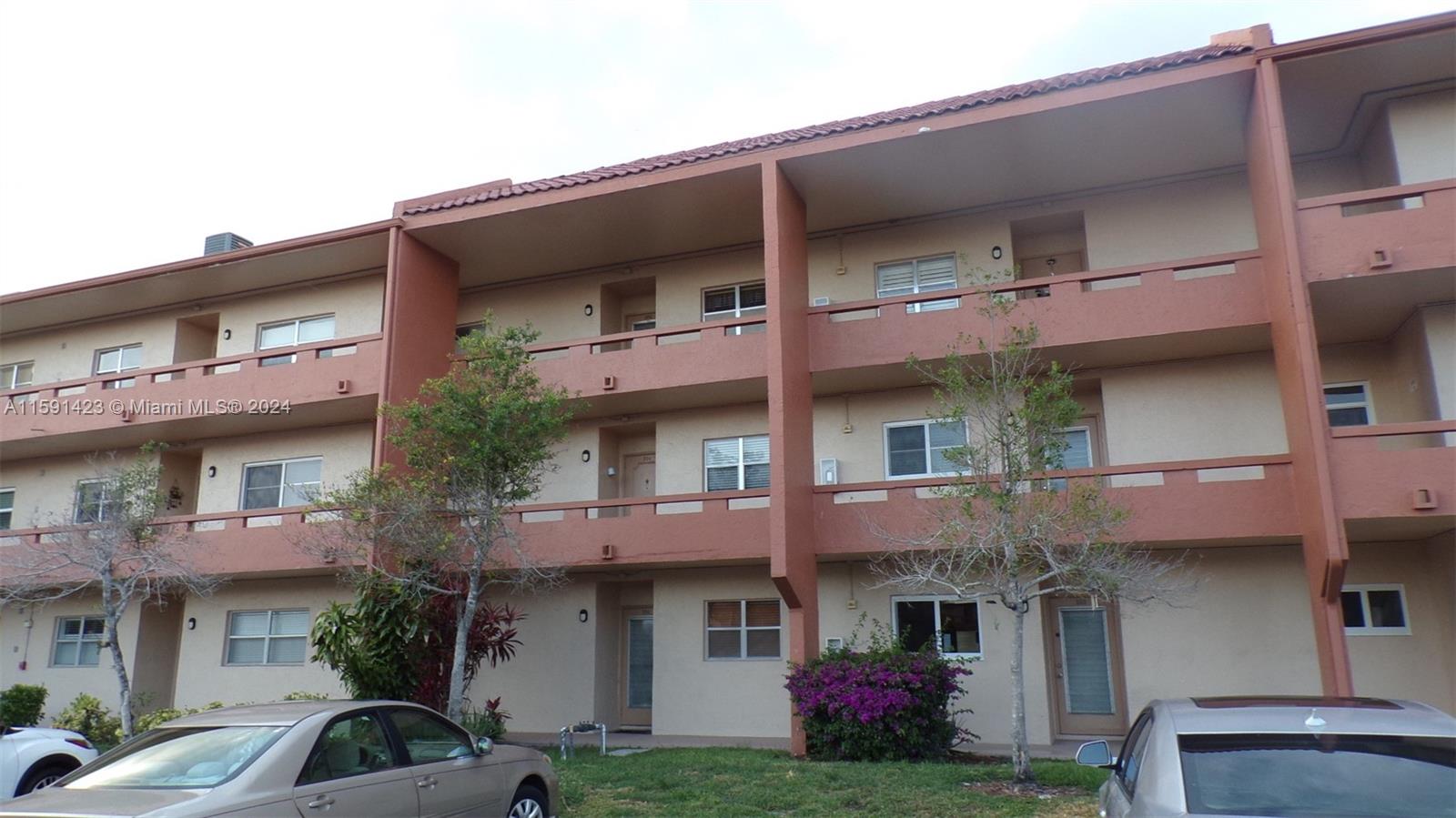 8856 W Mcnab Rd # 104