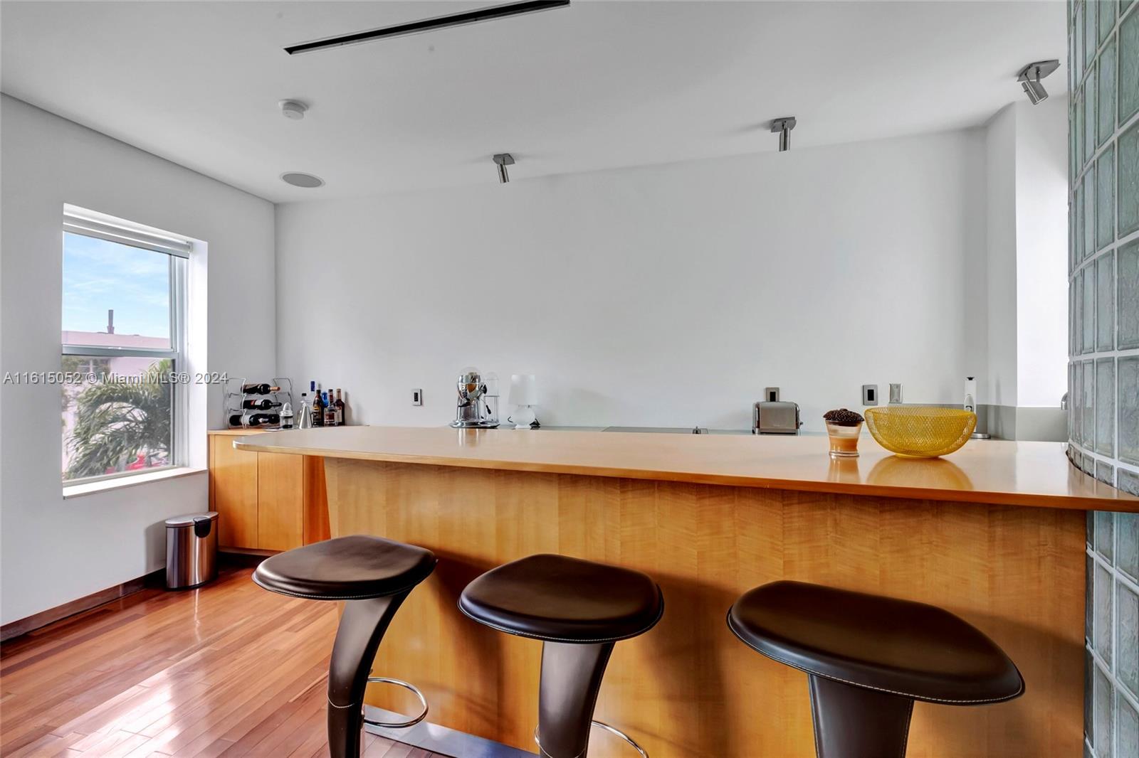 1218 Drexel Ave # 202