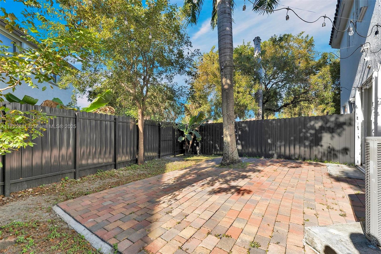 5470 NW 107th Ave # 808