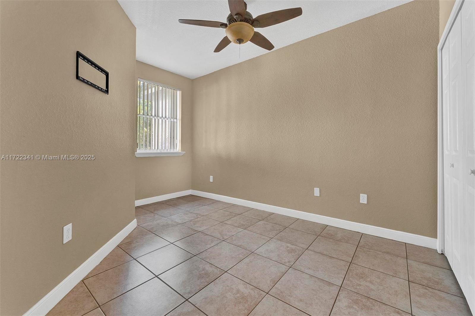 5470 NW 107th Ave # 808