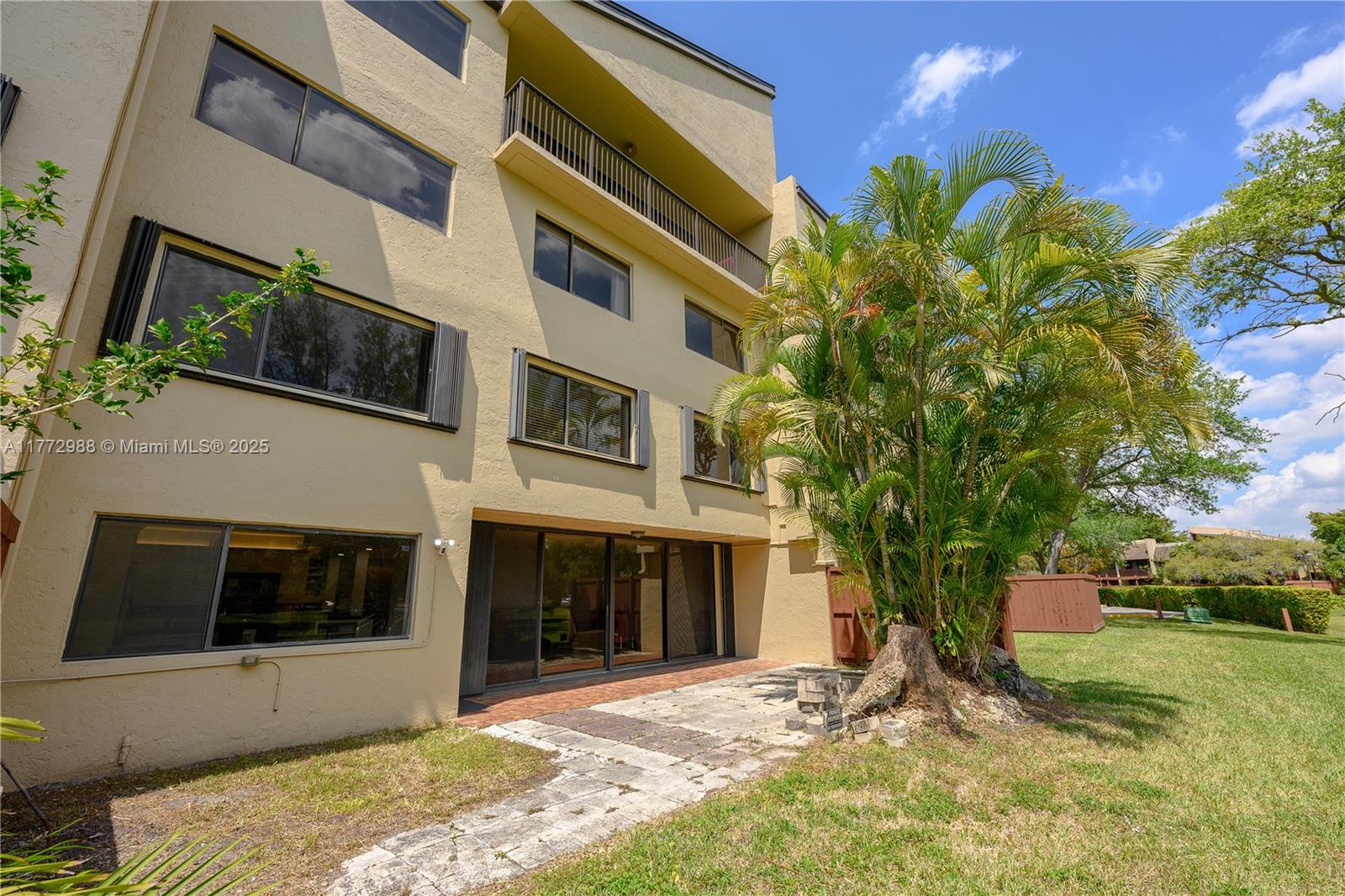 6601 SW 116 CT # 104