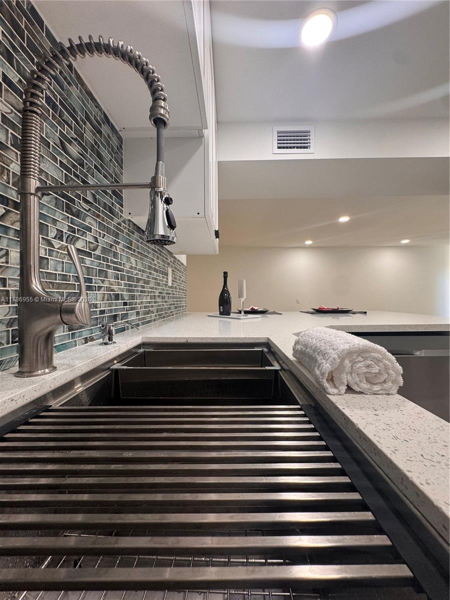 6405 SW 116 Pl Unit: E