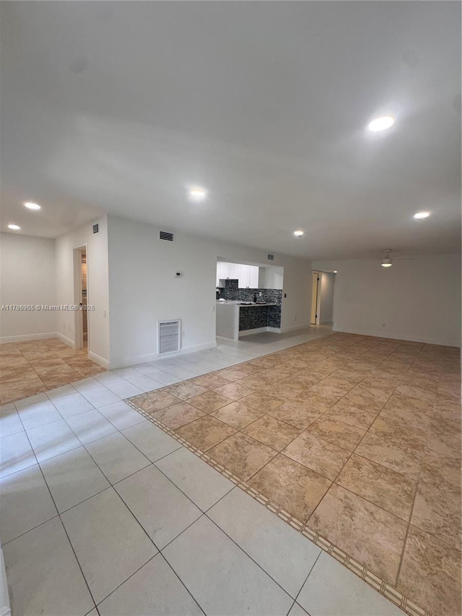 6405 SW 116 Pl Unit: E