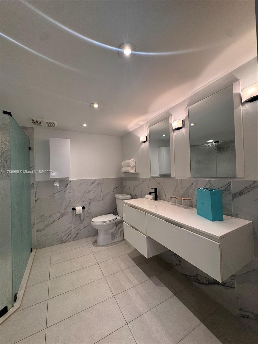 6405 SW 116 Pl Unit: E