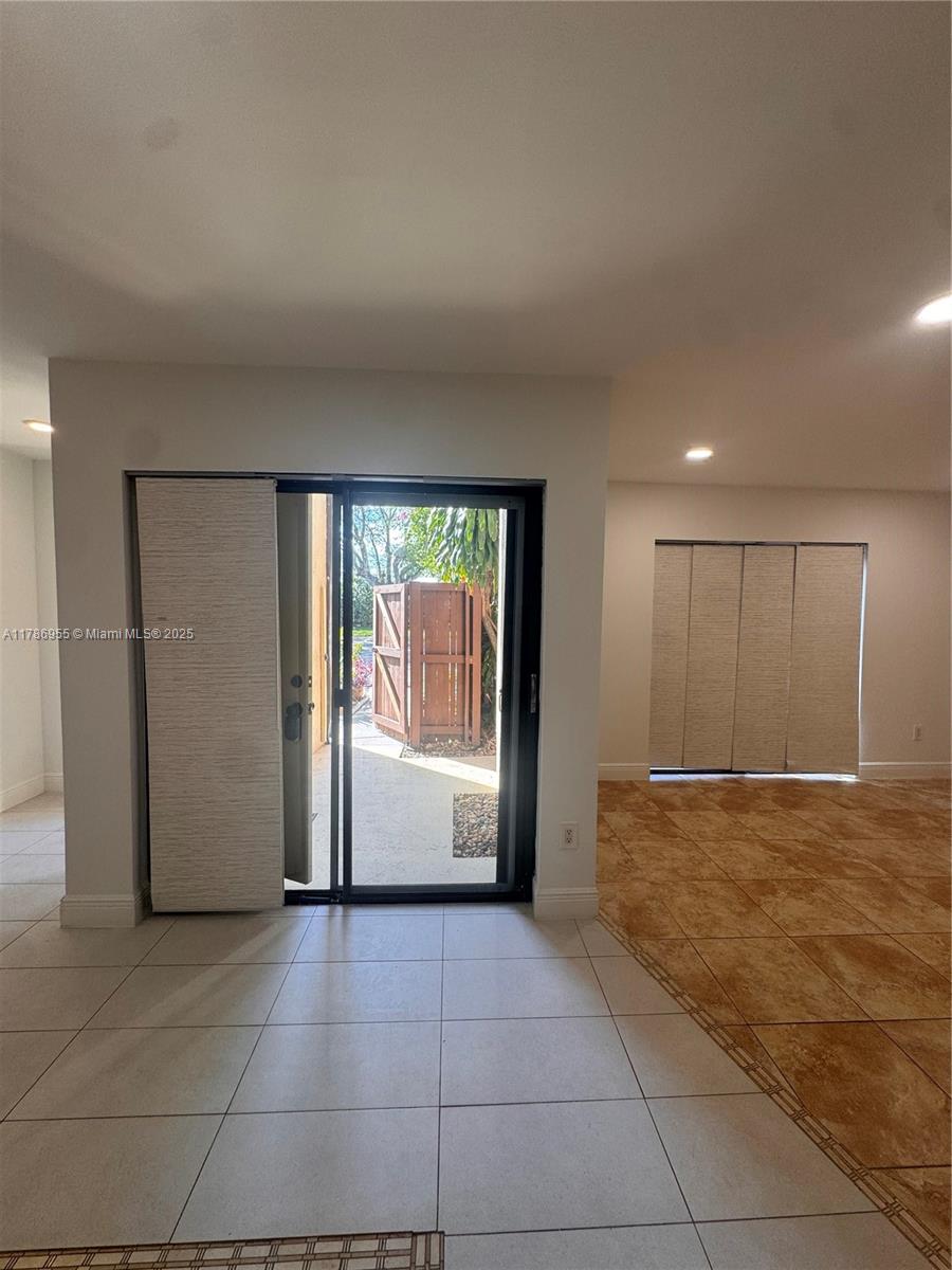 6405 SW 116 Pl Unit: E