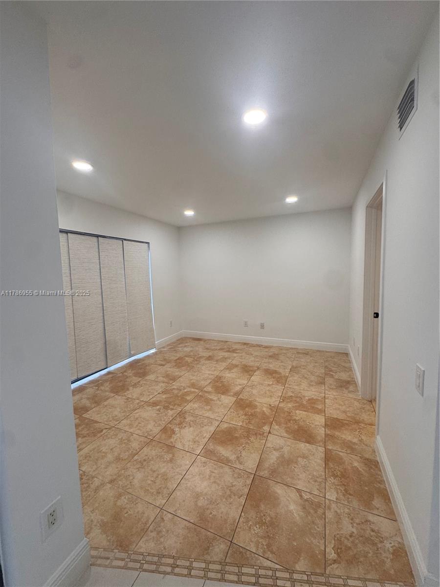 6405 SW 116 Pl Unit: E