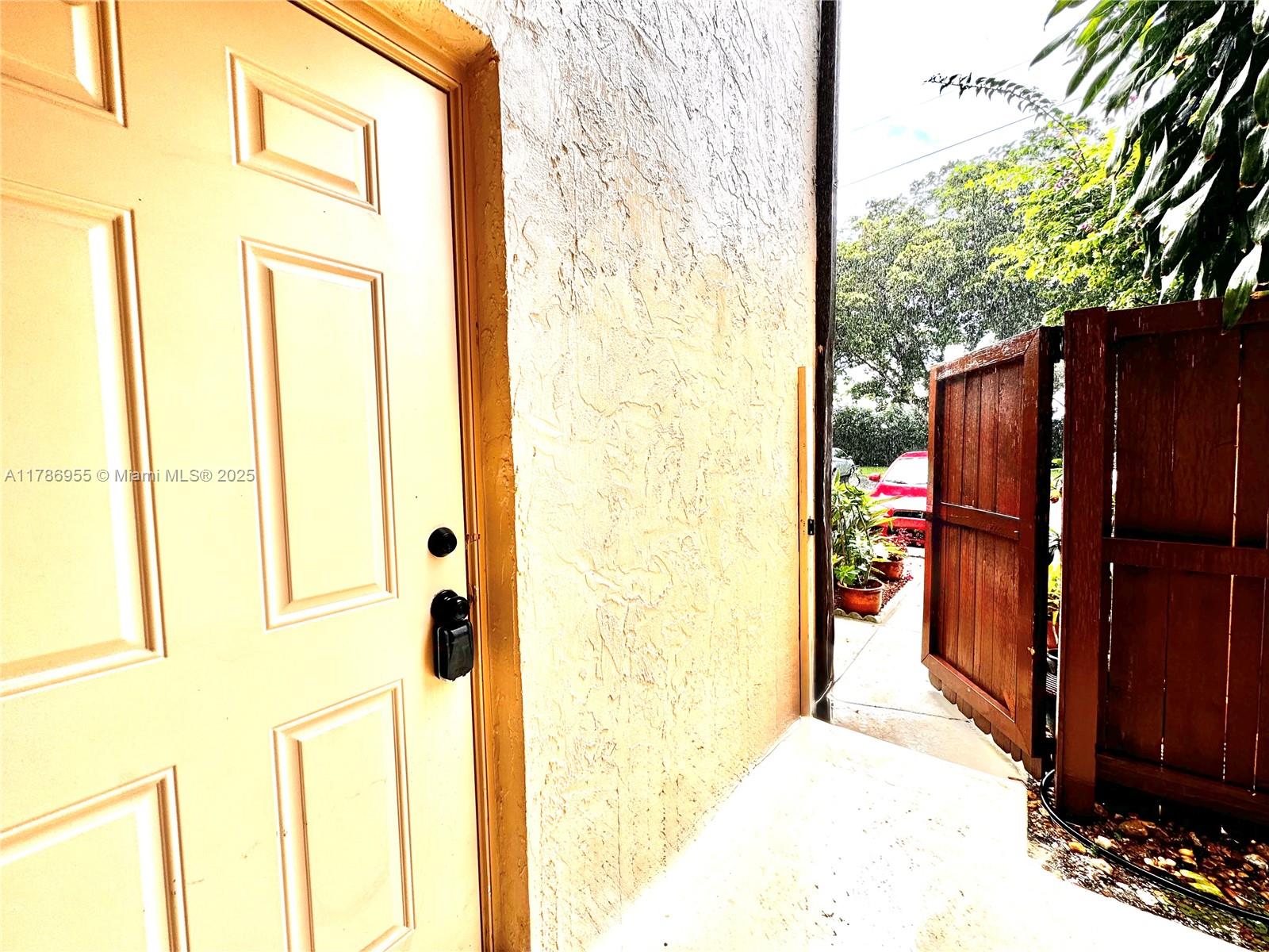 6405 SW 116 Pl Unit: E