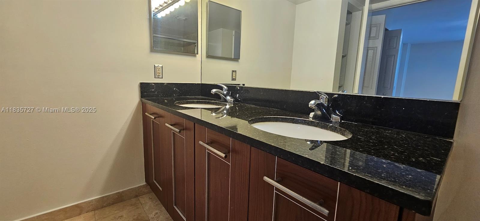 3300 NE 191st St Unit: LP08