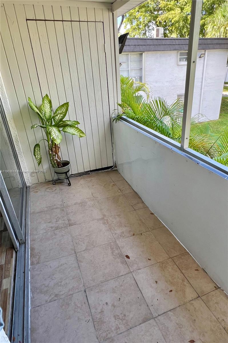 10357 N Kendall Dr Unit: DD6